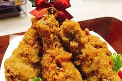 Thiếu niên bỗng tỉnh dậy sau 62 ngày hôn mê khi nghe đến... gà rán