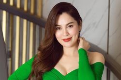 Hoa hậu Phương Lê bênh vực Hương Giang bằng status dài