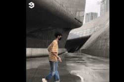 Độc đáo tiết mục biểu diễn Moonwalk