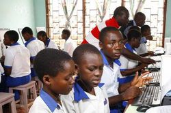 Các trường học ở Cameroon bị tấn công vì cuộc khủng hoảng Anglophone