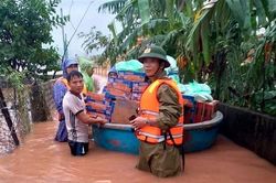 Tiếc thương Chủ tịch xã ở Quảng Bình vì dân quên mình trong mưa lũ