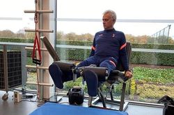 Mourinho mỉa mai loạt trận quốc tế