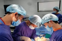 Uống rượu ba kích tăng cường sinh lực, người đàn ông cương dương suốt 30 giờ