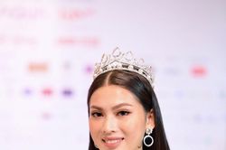 Á hậu Ngọc Thảo nói gì về loạt ảnh ở show nội y?