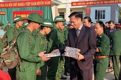 Ðiện Biên Ðông làm tốt công tác tuyển quân