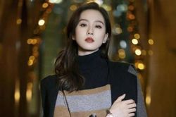 'Tiên tỷ' diện chiếc áo nhìn qua tưởng 'nhà quê', khi biết giá 'khủng', fan phát 'sốt'