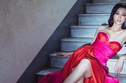 Hoa hậu mà nóng thế này, dân tình sao chịu nổi