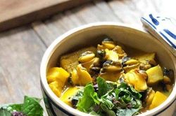 Cách làm canh ốc chuối đậu ngon cho ngày mưa lạnh