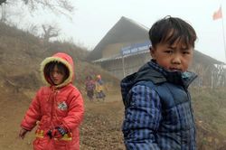 Nhiệt độ giảm sâu, hàng chục trường học ở Lạng Sơn cho học sinh nghỉ học