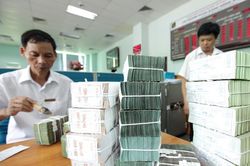 Nhà đầu tư và ngân hàng cùng 'ngóng' thị trường mua bán nợ