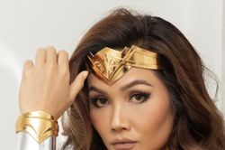 Hoa hậu H'Hen Niê hóa thân thành nữ chiến binh mặc trang phục dát vàng