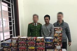 Giấu hơn 1 tạ pháo nổ trên xe ô tô tải và nhà riêng