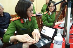 Theo chân tổ công tác đầu tiên làm căn cước công dân gắn chíp