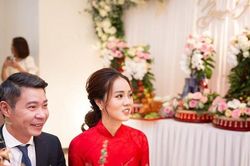 Clip chú rể Công Lý hồi hộp trong đám hỏi bạn gái kém 15 tuổi