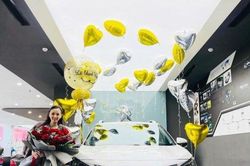 Tậu xế hộp tiền tỷ, Lã Thanh Huyền chứng tỏ đẳng cấp 'vợ đại gia'