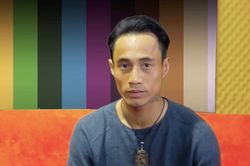 Phạm Anh Khoa: Giữa 'scandal', dọn đến ở trong khu phố nghèo, không nhận mình là ca sĩ