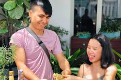 'Để đấy, anh làm cho'