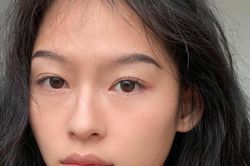 Báo Trung Quốc khen người mẫu Việt giống Chương Tử Di