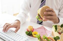Tăng người mắc và tử vong do ung thư, bác sỹ chỉ rõ nguyên nhân