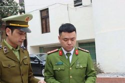 Bắt giữ 1,2 tấn hồng sấy dẻo nhập lậu đang tuồn ra thị trường