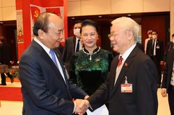 Hình ảnh lãnh đạo Đảng, Nhà nước và các đại biểu dự phiên thảo luận văn kiện Đại hội Đảng XIII