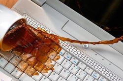 Mẹo hay 'cấp cứu' laptop khi bị ướt