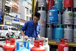 Giá gas bán lẻ tăng 18.000 đồng loại bình 12kg