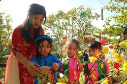 Trường Mầm non Họa Mi Nha Trang giáo dục trẻ về ý nghĩa ngày Tết cổ truyền