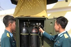 Hai anh em cùng tiến