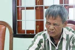Phận 'gà trống nuôi con' và nỗi lòng của người cha mang tội giết người