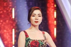 Ca sĩ Lệ Quyên đính chính chiều cao của mình