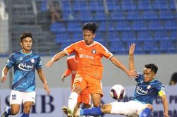 'Bão' chấn thương càn quét V.League 2021, Sông Lam Nghệ An 'dính' 3 ca