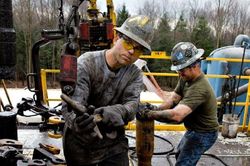 Ngành đá phiến Mỹ hưởng lợi từ thỏa thuận của OPEC