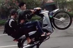 'Bốc đầu' xe máy đăng Tiktok, nam thanh niên bị xử phạt