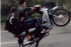 'Khoe tài' bốc đầu xe máy rồi đăng trên TikTok