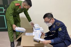 Hà Nội: Thu giữ 900 bộ kit test Covid-19 không có chứng từ hợp pháp