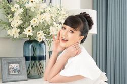 Nghệ sĩ Vân Dung khoe sắc ở tuổi 45