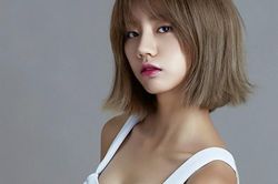 Nữ ca sĩ khóc mỗi tuần một lần