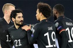 Đức đè bẹp Iceland trận ra quân