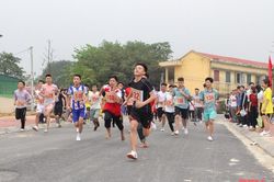 Sôi nổi Giải việt dã huyện Đông Sơn lần thứ XXV