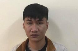 Dùng 'ảnh nóng', cưỡng đoạt tài sản của 'em gái nuôi'