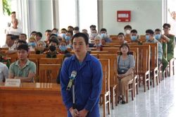 Nỗi lòng người mẹ nghèo có con trai mang tội giết người