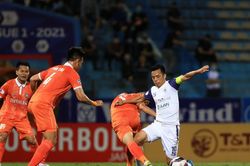 HLV Park Choong-kyun ra mắt thất bại, Hà Nội FC xuống nhóm đua trụ hạng