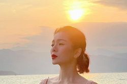 Ca sĩ Lệ Quyên chia sẻ đầy ẩn ý: 'Ngắm hoàng hôn nơi này, nhớ hoàng hôn nơi ấy'