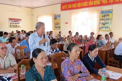 Tạo điều kiện cho cử tri tiếp xúc với người ứng cử để lựa chọn, bầu những người đủ tiêu chuẩn làm đại biểu