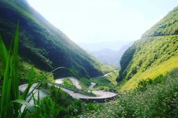 Thót tim với những khúc cua ở dốc Bắc Sum Hà Giang