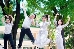 Góc sân trường giấu những xôn xao