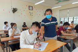 Thi tốt nghiệp THPT 2021: Hiện có 18 học sinh lớp 12 mắc COVID-19