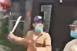 Nóng: Truy bắt 2 đối tượng rút kiếm chống trả cảnh sát làm nhiệm vụ