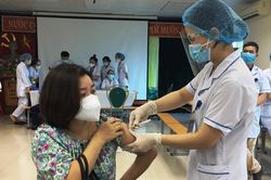 Tiêm vaccine cho 600 công nhân môi trường Bắc Ninh